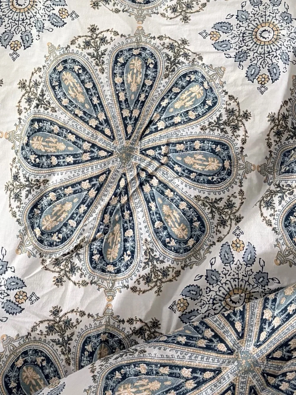 Ralph Lauren Home Blue Medallion Queen Comforter and Pillow Shams Set